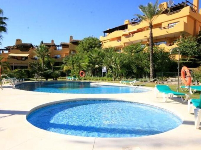 4 Bedroom Private Villa with Terrace for Rent in Nagüeles, Marbella