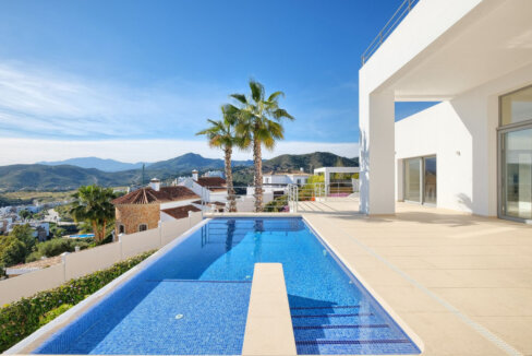 4 Bedroom Private Villa for Sale in Benahavís