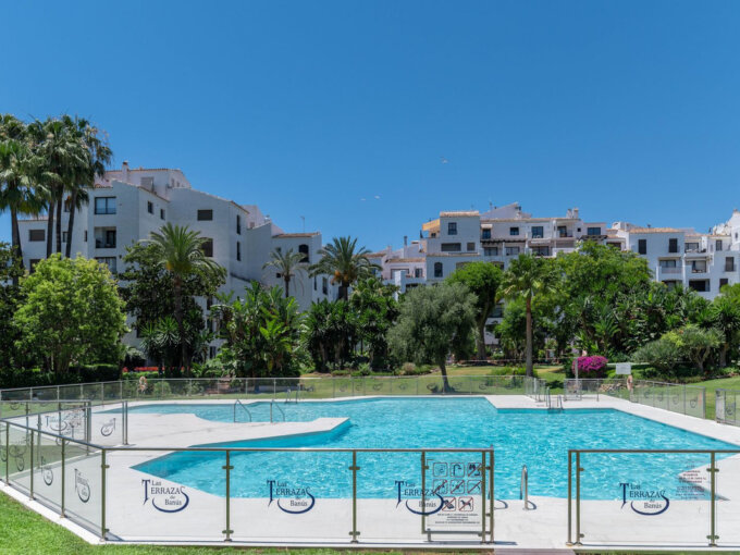 3 Bedroom Apartment for Sale in Puerto Banús, Marbella