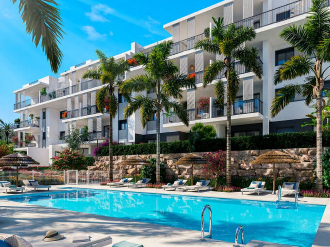 2 Bedroom Apartment with Terrace for Sale in Estepona