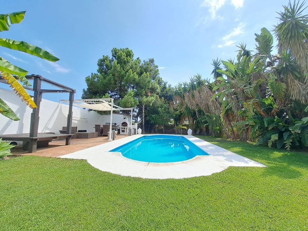 5 Bedroom Private Villa for Rent in Selwo, Nueva Milla de Oro, Estepona