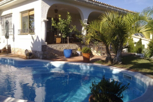 7 Bedroom Private Villa for Sale in Nueva Andalucía, Marbella