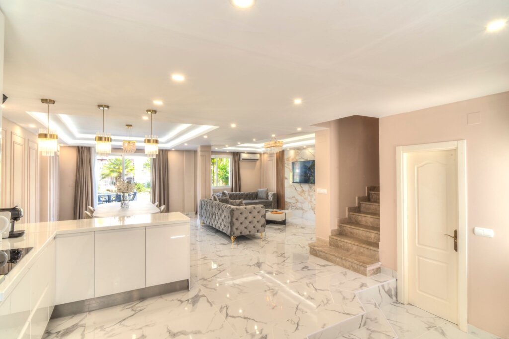 4 Bedroom Private Villa with Terrace for Rent in Los Naranjos de Marbella, Nueva Andalucía, Marbella