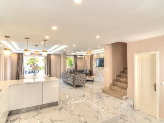 4 Bedroom Private Villa with Terrace for Rent in Los Naranjos de Marbella, Nueva Andalucía, Marbella