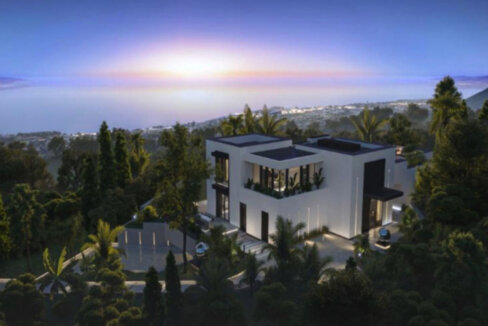 7 Bedroom Private Villa with Terrace for Sale in Marbella