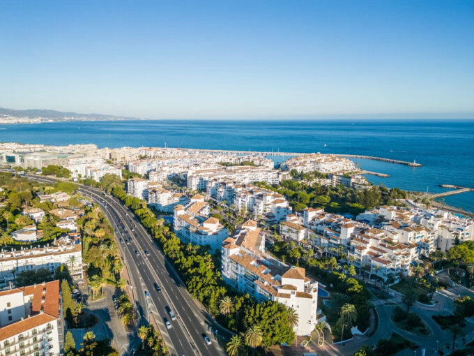 2 Bedroom Apartment for Sale in Nueva Andalucía, Marbella