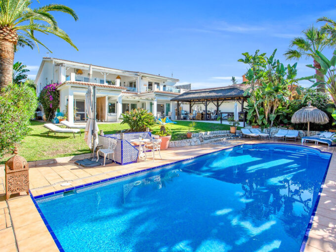 6 Bedroom Private Villa for Sale in Marbesa, Marbella