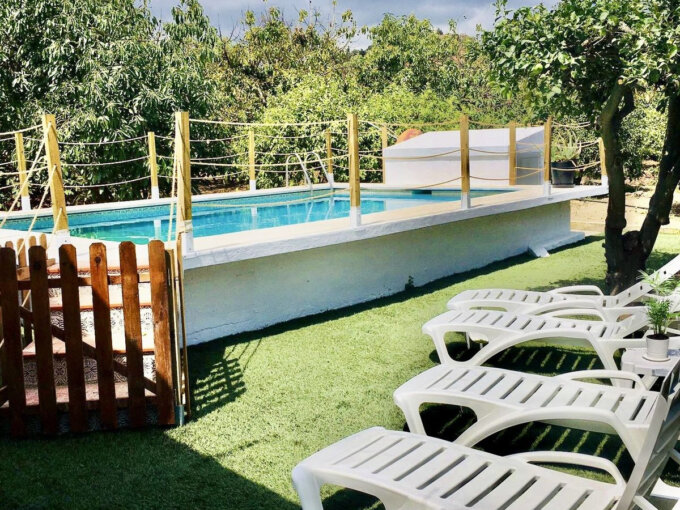 2 Bedroom Apartment with Terrace for Sale in Estepona
