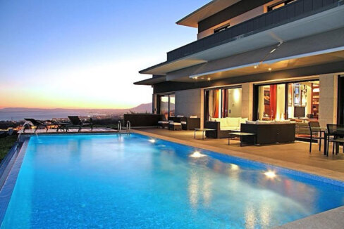 5 Bedroom Private Villa with Terrace for Sale in Altos de los Monteros, Los Monteros, Marbella