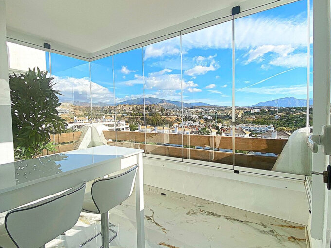 2 Bedroom Apartment with Terrace for Sale in Estepona