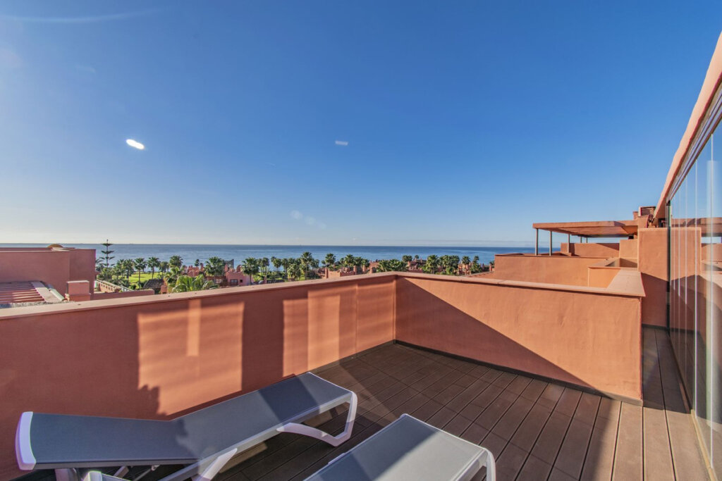 3 Bedroom Penthouse for Sale in New Golden Mile