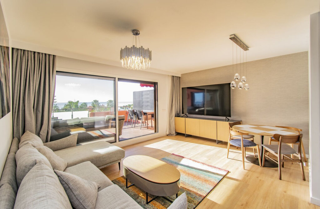 3 Bedroom Penthouse for Sale in New Golden Mile · photo 2