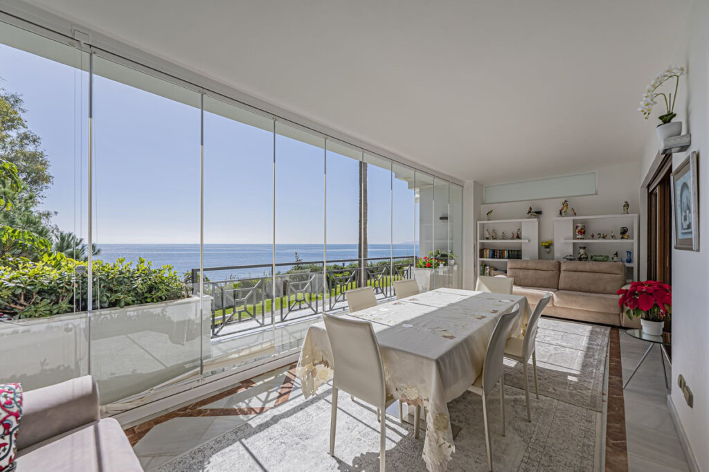2 Bedroom Apartment for Sale in Estepona