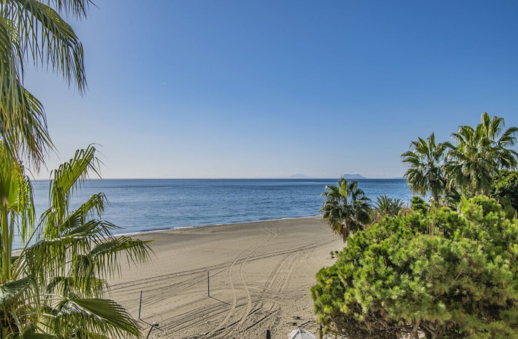 2 Bedroom Apartment for Sale in Estepona