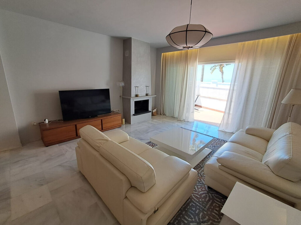 3 Bedroom Townhouse for Sale in Costalita · photo 3