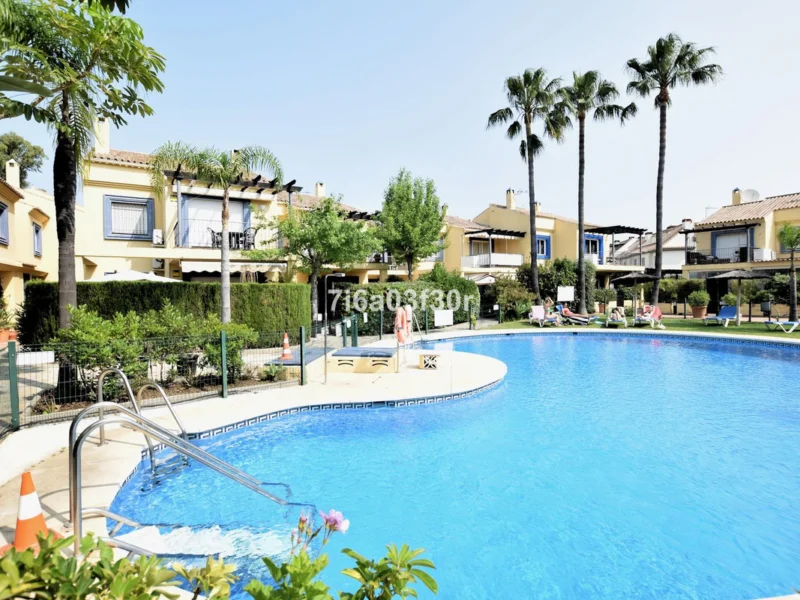 3 Bedroom Private Villa for Sale in Cortijo Blanco, San Pedro de Alcántara
