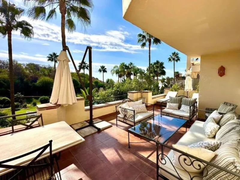 3 Bedroom Apartment with Terrace for Sale in Milla de Oro, Marbella