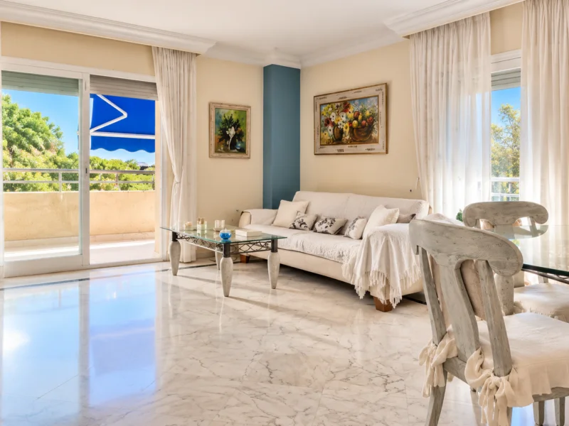 2 Bedroom Apartment with Terrace for Sale in Marina Banús, Puerto Banús, Marbella