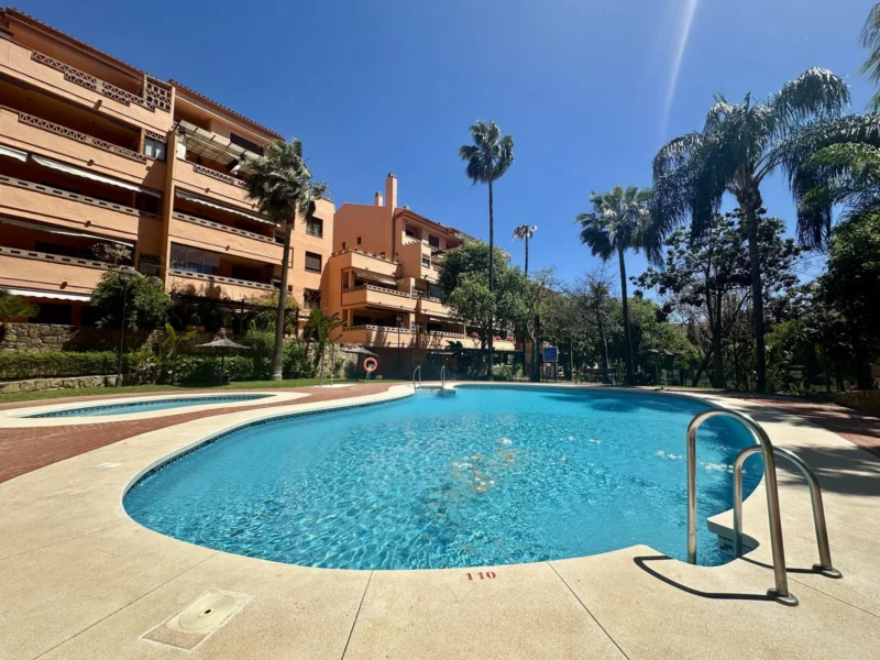 3 Bedroom Apartment with Terrace for Sale in Marbella