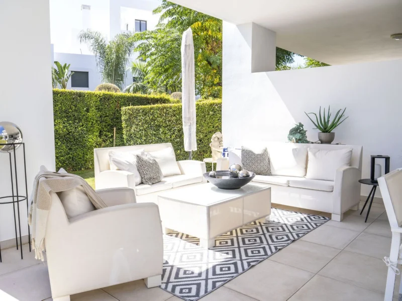 2 Bedroom Apartment with Terrace for Sale in Atalaya, Estepona