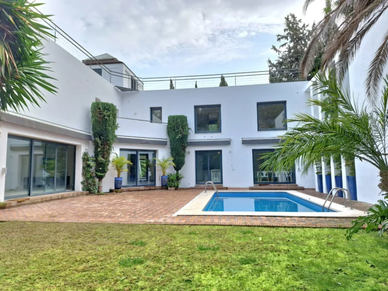 5 Bedroom Private Villa for Sale in Aloha, Nueva Andalucía, Marbella