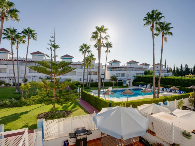 5 Bedroom Private Villa with Terrace for Sale in Bel Air, Nueva Milla de Oro, Estepona