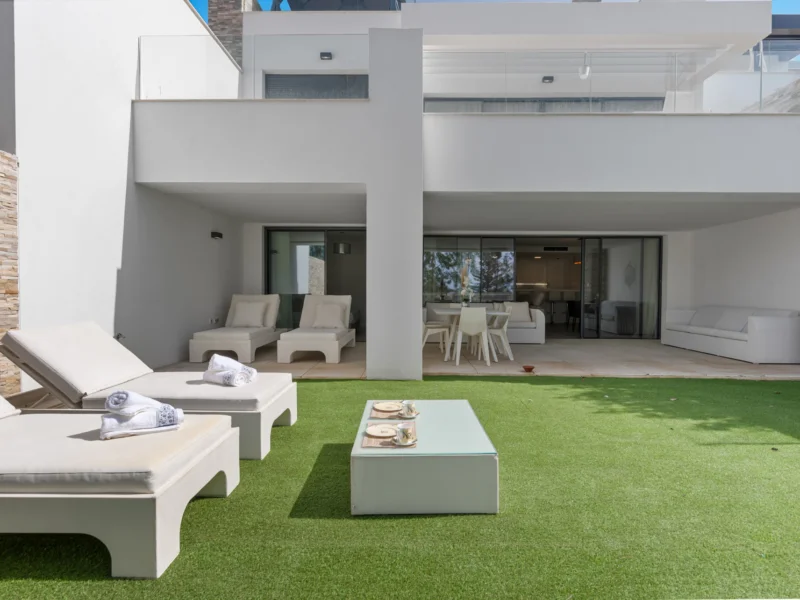 3 Bedroom Apartment for Sale in Cabopino, Marbella