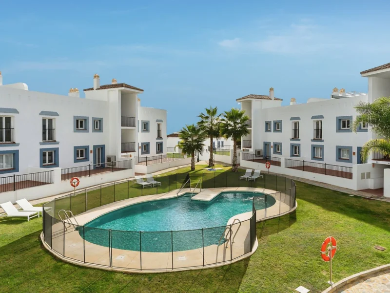 3 Bedroom Apartment for Sale in El Paraíso, Estepona