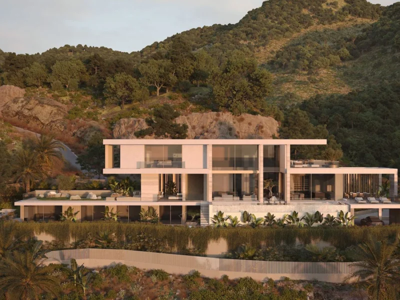 5 Bedroom Private Villa with Terrace for Sale in Benahavís