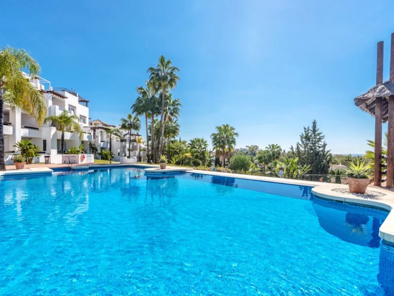2 Bedroom Apartment with Terrace for Sale in Nueva Andalucía, Marbella