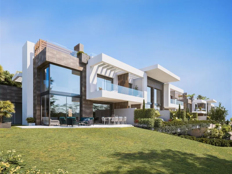 4 Bedroom Private Villa for Sale in Río Real, Marbella