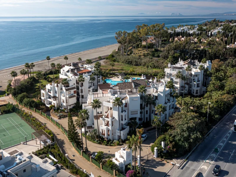 3 Bedroom Apartment with Terrace for Sale in Estepona