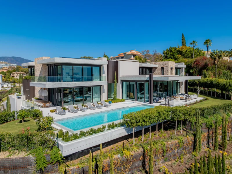 8 Bedroom Private Villa for Sale in Benahavís
