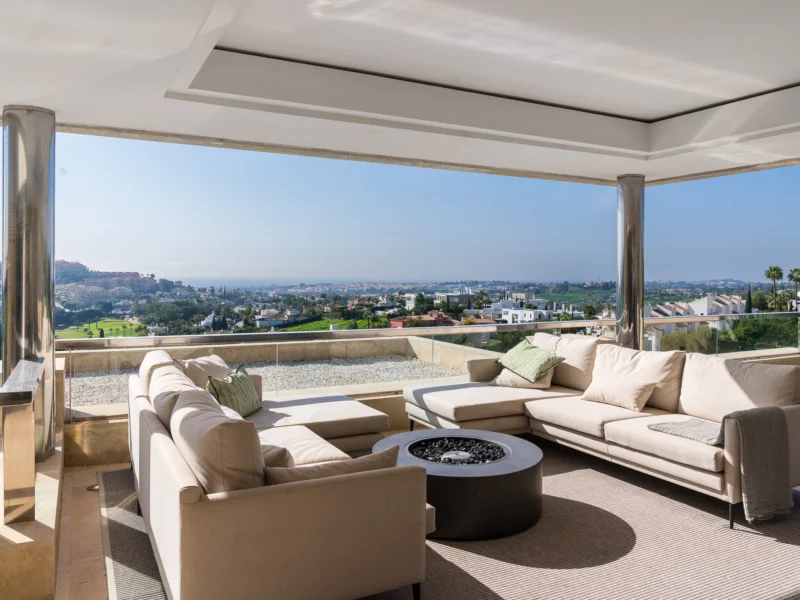 3 Bedroom Apartment with Terrace for Sale in Los Arrayanes, Nueva Andalucía, Marbella