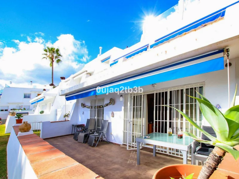3 Bedroom Apartment with Terrace for Sale in Nueva Andalucía, Marbella