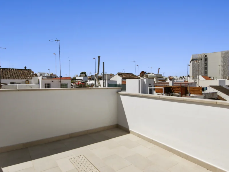3 Bedroom Private Villa with Terrace for Sale in Estepona