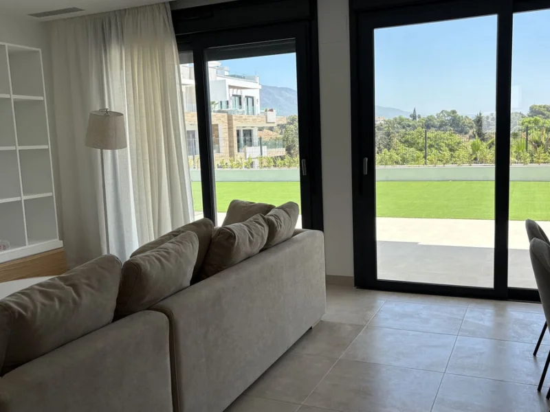 Furnished 3 Bedroom Apartment with Terrace for Rent in Atalaya, Estepona