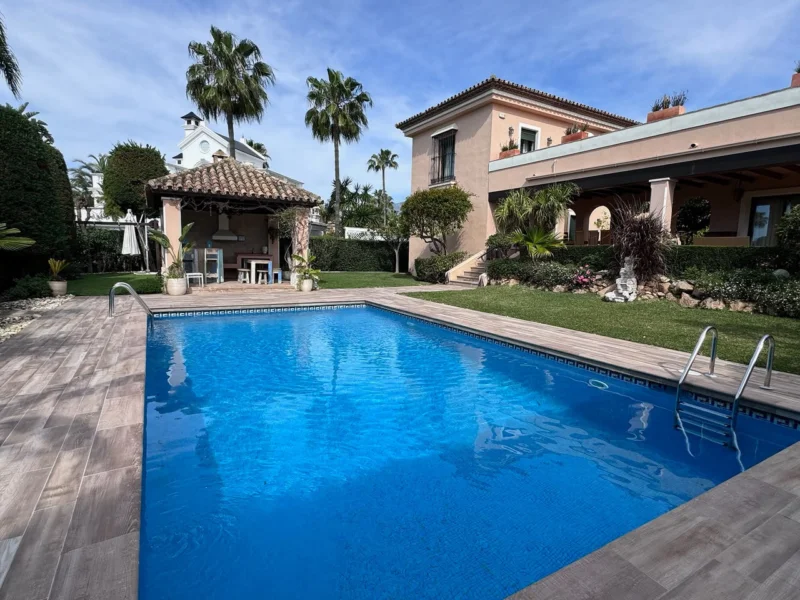 5 Bedroom Private Villa for Rent in Bahía de Marbella