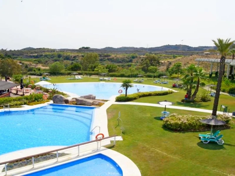 1 Bedroom Apartment with Terrace for Sale in Parque Botánico, Estepona
