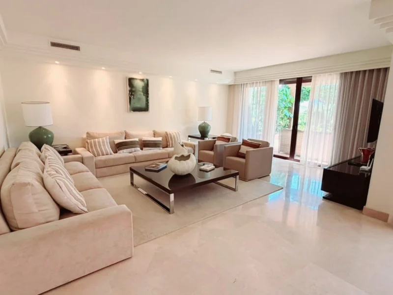 Furnished 3 Bedroom Apartment for Rent in La Alzambra Hill Club, Nueva Andalucía, Marbella