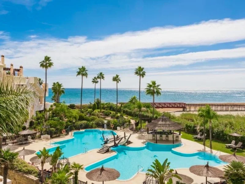 3 Bedroom Apartment with Terrace for Sale in Bahia del Velerin, Nueva Milla de Oro, Estepona