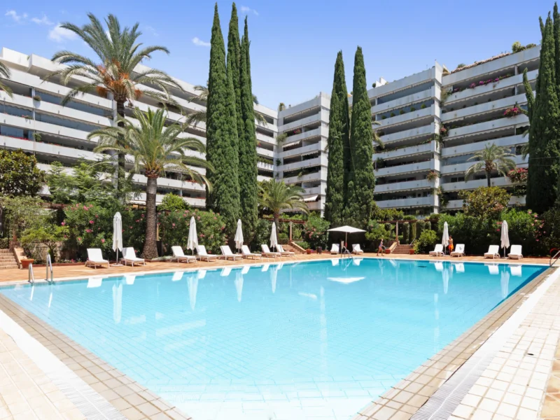 3 Bedroom Apartment for Sale in Don Gonzalo, Marbella Centro