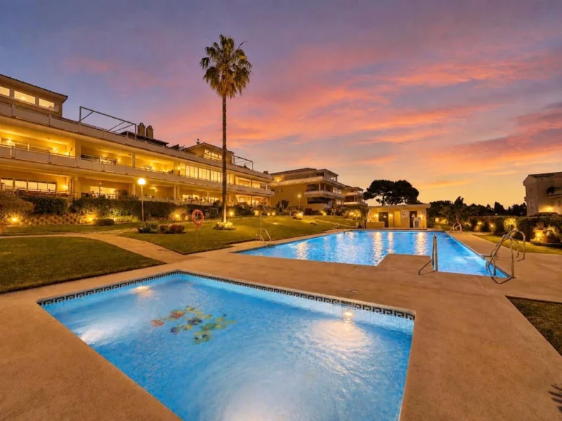 2 Bedroom Apartment with Terrace for Rent in Marbella