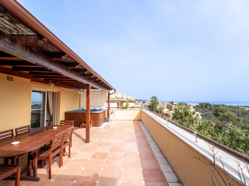 3 Bedroom Apartment for Sale in Sierra Blanca, Marbella