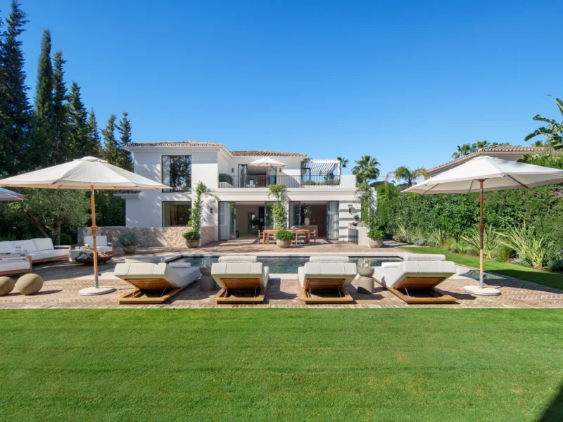 4 Bedroom Private Villa for Sale in Nueva Andalucía, Marbella