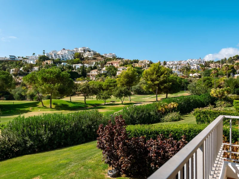 3 Bedroom Apartment for Sale in Los Arqueros, Benahavís