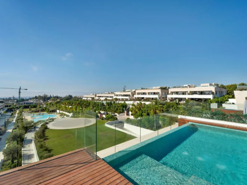 Furnished 3 Bedroom Apartment with Terrace for Rent in Marbella