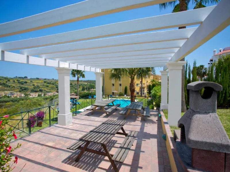 3 Bedroom Apartment for Sale in Estepona
