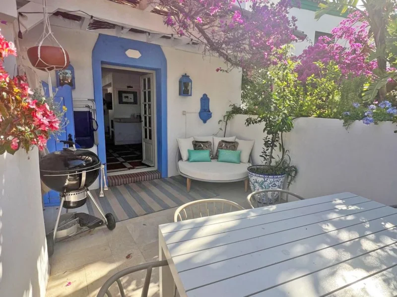 2 Bedroom Private Villa with Terrace for Sale in Guadalmina Baja, San Pedro de Alcántara