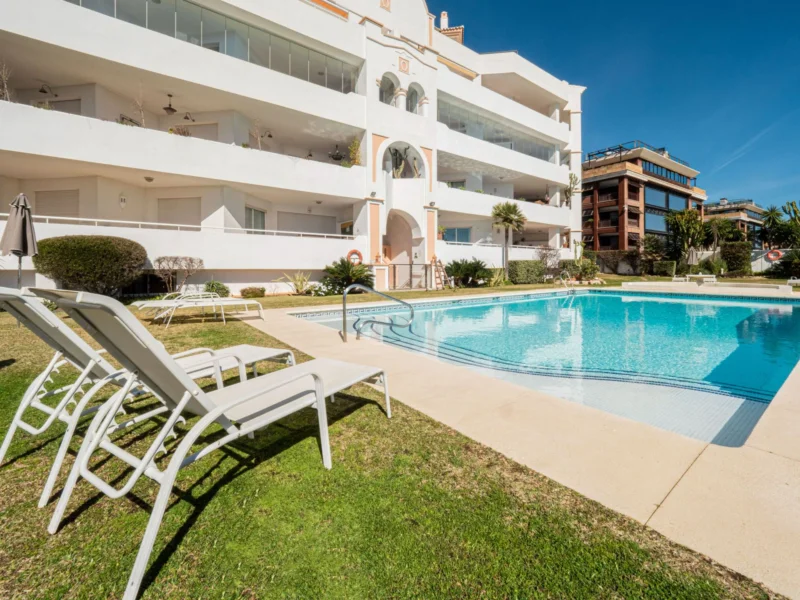 2 Bedroom Apartment for Sale in Puerto Banús, Marbella